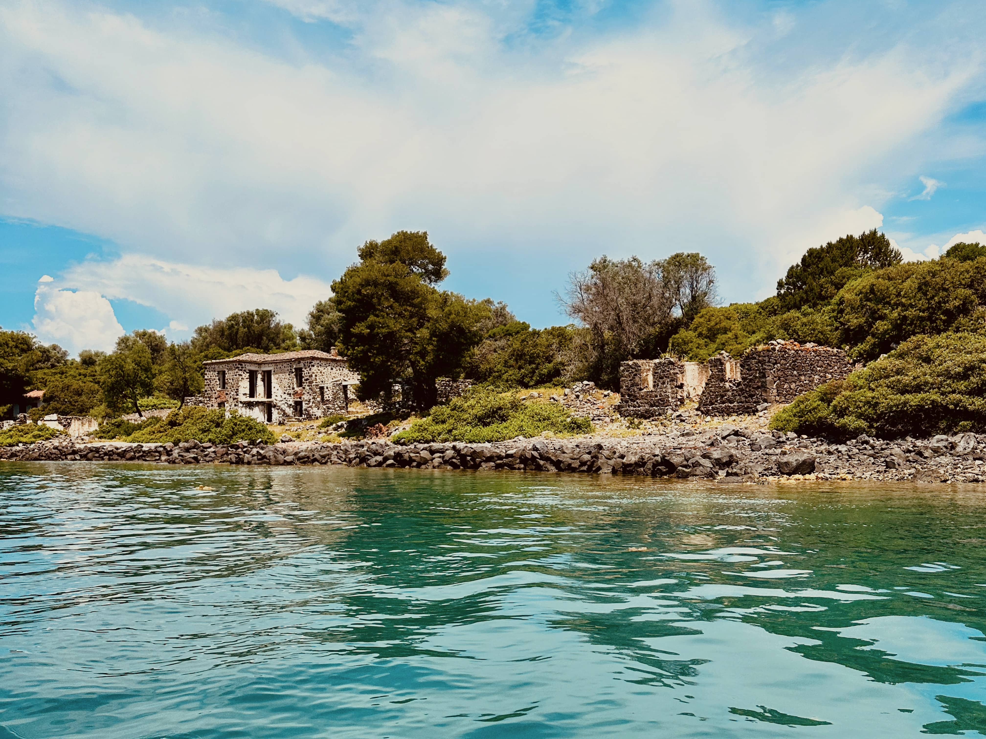 stroggyli small island in lichadonisia